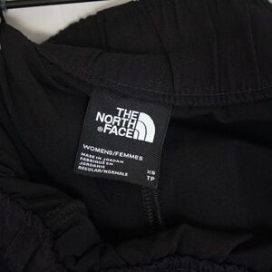 The North Face Black Mini Skirt – Size XS, Sewn-In Shorts & Zipper Pocket